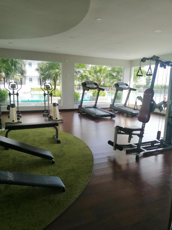 Apartment The Platino 2br Paradigm Mall Jb Wifi Netflix #near Sutera Mall Johor Bahru